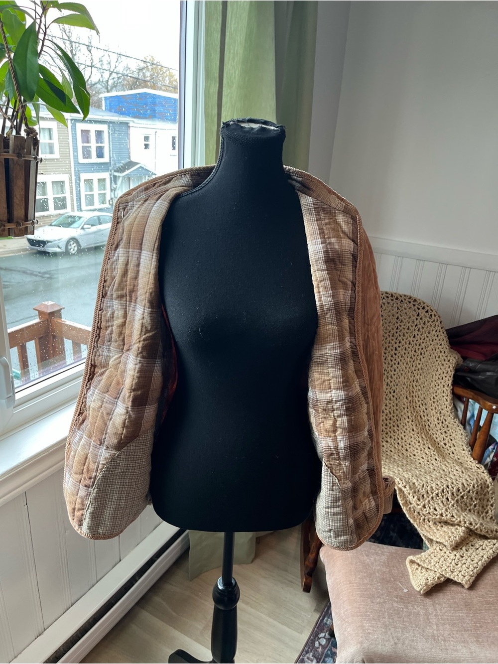 Women’s vintage Lightweight Corduroy Jacket with plaid lining Light Brown medium